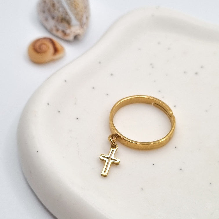 Bague croix dorée